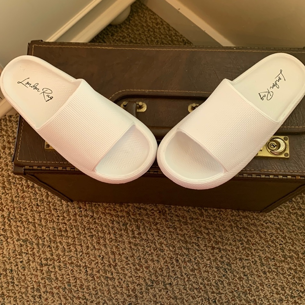 2/$15 London Rag cushion slides- Women’s size 8- Brand New!